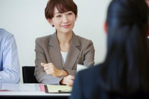 面接官の女性